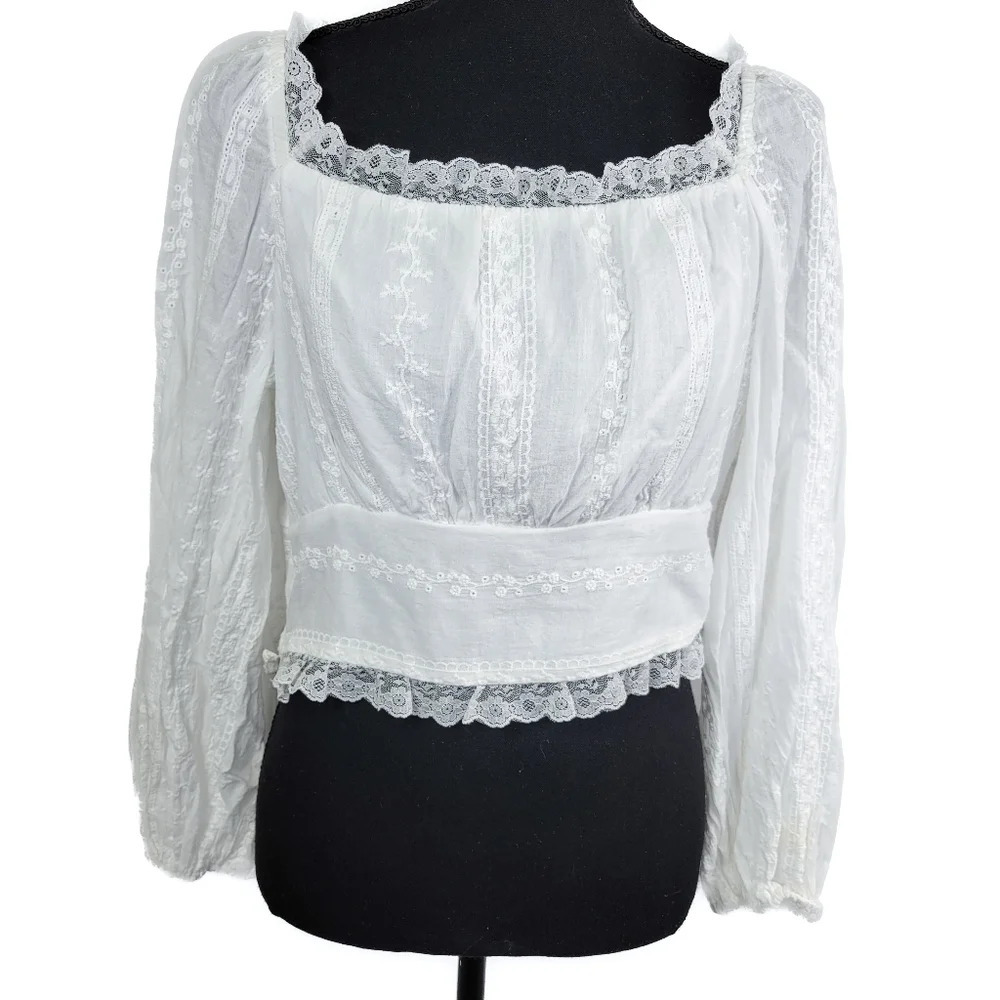 🔥 (5for$35) SHEIN White Puff Sleeve Fitted Waist Lace Hem Crop Blouse Size L